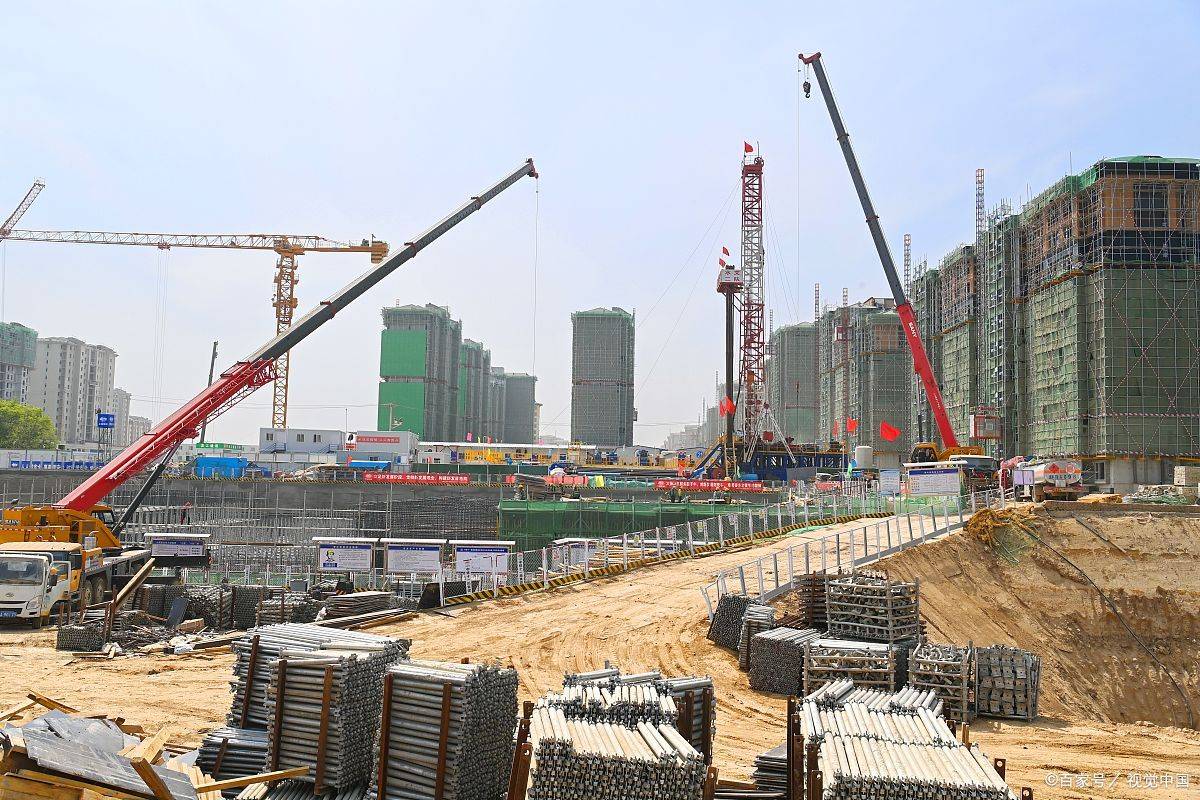 深圳軌道建設(shè)工程項(xiàng)目工地施工機(jī)械應(yīng)用與安全管理探究
